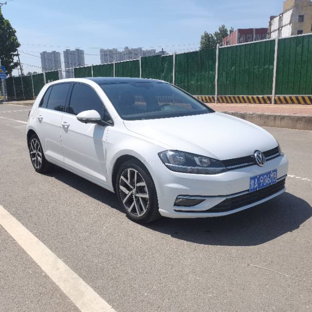 Volkswagen Golf 2020 car image #5