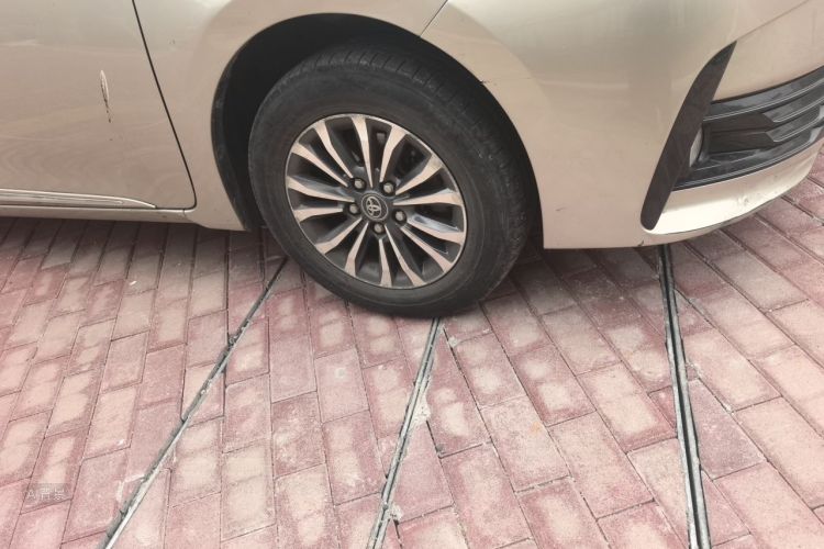 Toyota Corolla 2017 car image #9