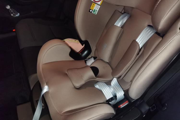 Volkswagen Golf 2018 car image #10