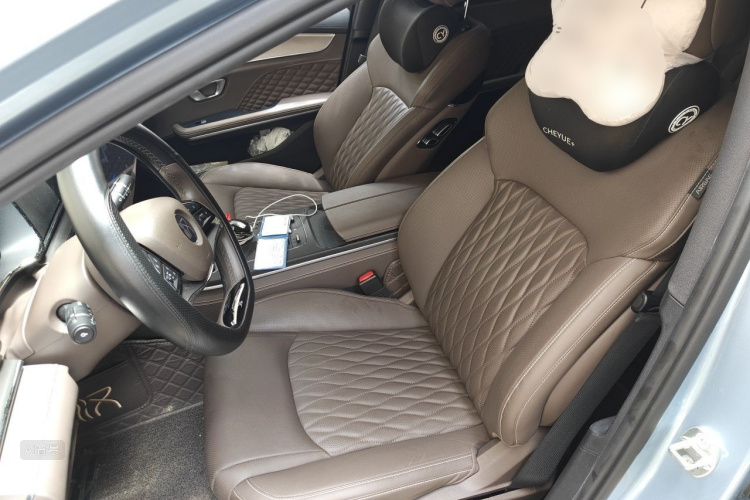 BYD Han 2023 car image #17