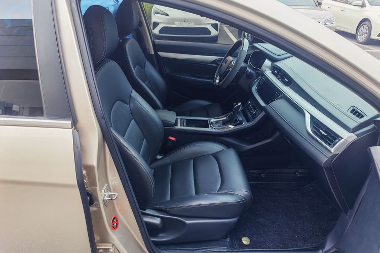 GEELY Emgrand 2019 car image #27