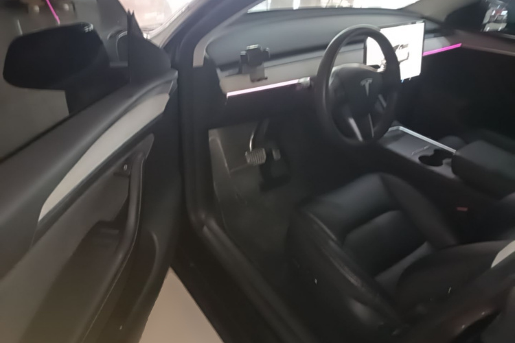 Tesla Model Y 2024 #16 Tesla Model Y 2024 car image #16