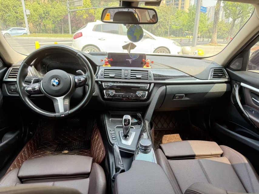 BMW 3 Series 2018 car image #7