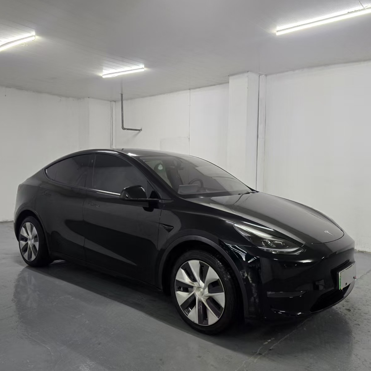 Tesla Model Y 2022 #2 Tesla Model Y 2022 car image #2
