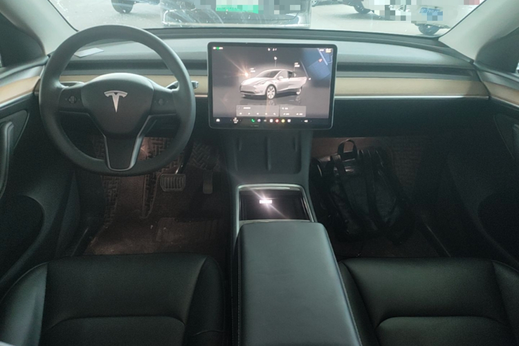 Tesla Model Y 2023 #11 Tesla Model Y 2023 car image #11