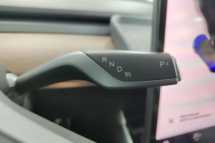 Tesla Model 3 2020 car image #14