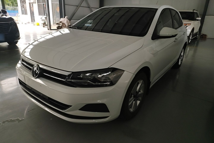 Volkswagen Polo 2023 car image #2