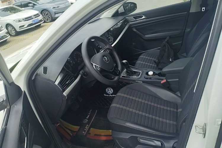 Volkswagen Lavida 2019 car image #17