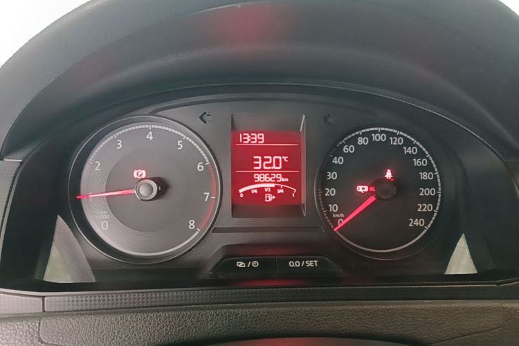 Volkswagen Santana 2017 car image #12