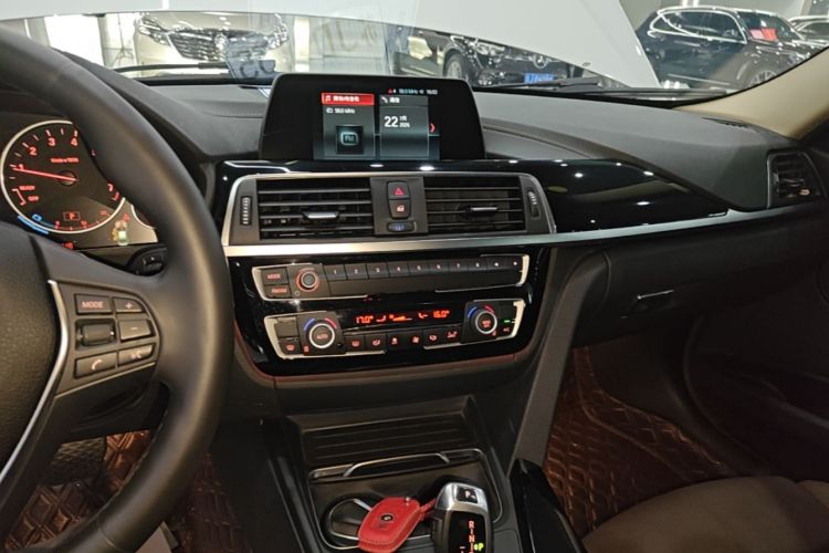 BMW 3 Series 2018 #13 BMW 3 Series 2018 car image #13