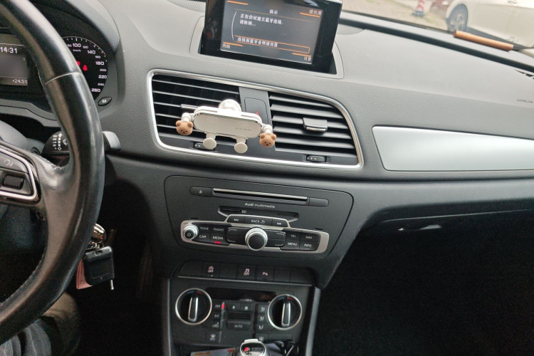 Audi Q3 2016 #17 Audi Q3 2016 car image #17