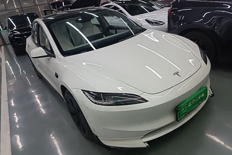 Tesla Model 3 2023 car image #4