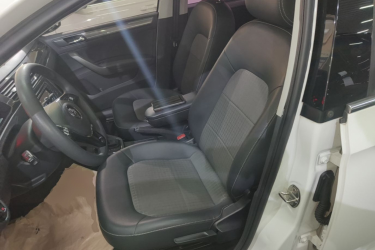 Volkswagen Santana 2017 car image #19