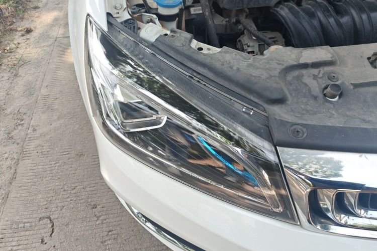 GEELY Emgrand 2020 car image #8