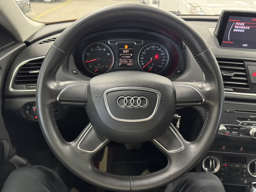 Audi Q3 2014 imagem de carro #12