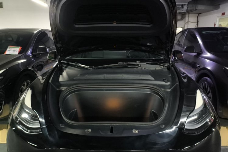 Tesla Model Y 2022 car image #20