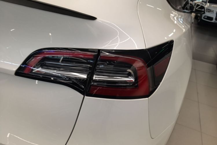 Tesla Model Y 2021 #8 Tesla Model Y 2021 car image #8