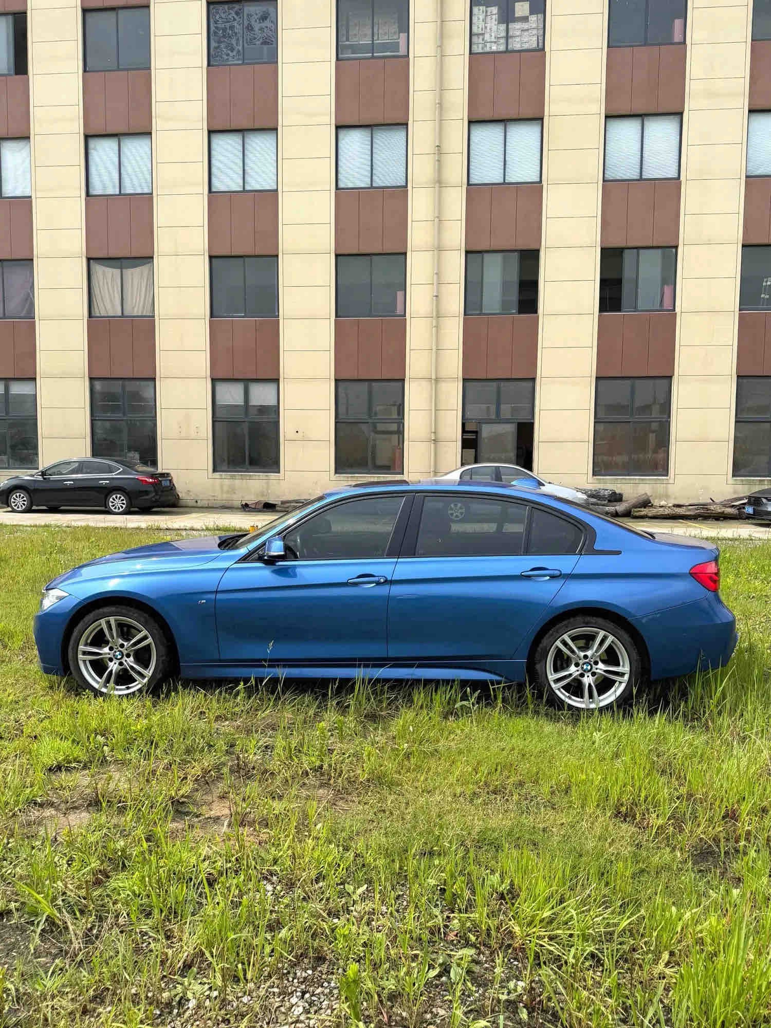 BMW 3 Series 2018 #5 BMW 3 Series 2018 صورة سيارة #5