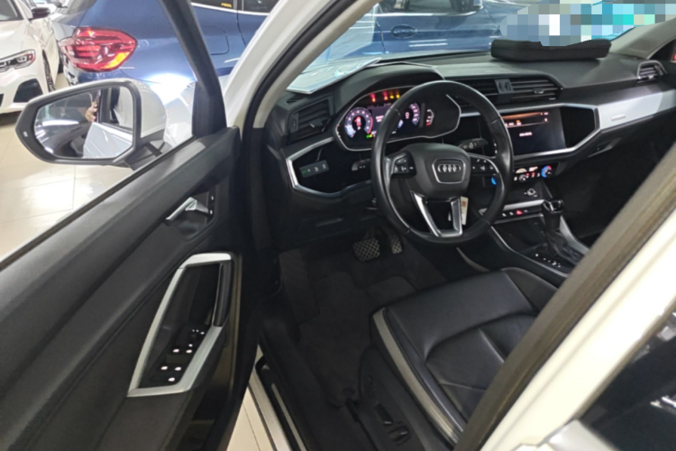 Audi Q3 2021 #16 Audi Q3 2021 car image #16