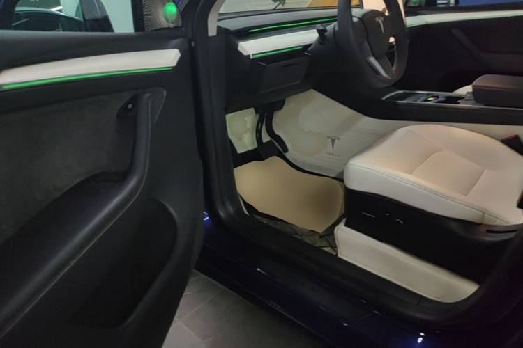 Tesla Model Y 2023 #16 Tesla Model Y 2023 car image #16