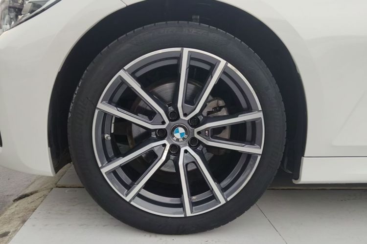 BMW 3 Series 2022 car image #9