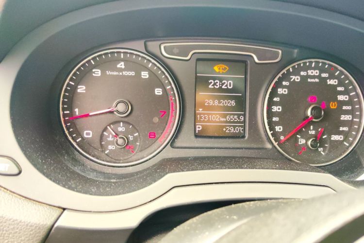 Audi Q3 2016 #8 Audi Q3 2016 car image #8