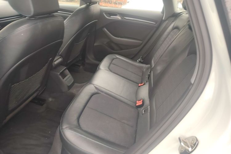 Audi A3 2019 car image #17