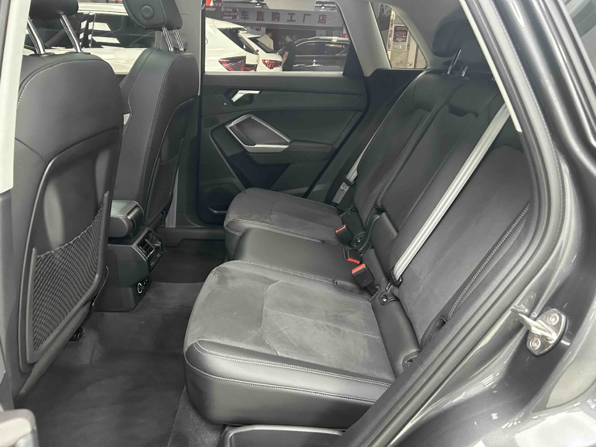 Audi Q3 2022 car image #5