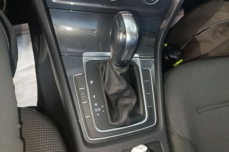 Volkswagen Golf 2019 صورة سيارة #14