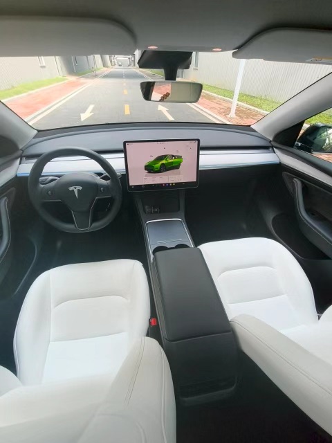 Tesla Model Y 2024 car image #3