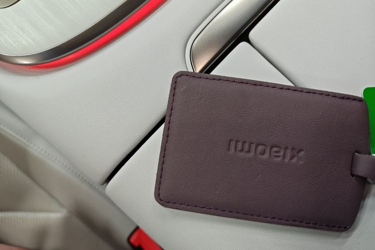 MI SU7 2024 immagine di auto #9