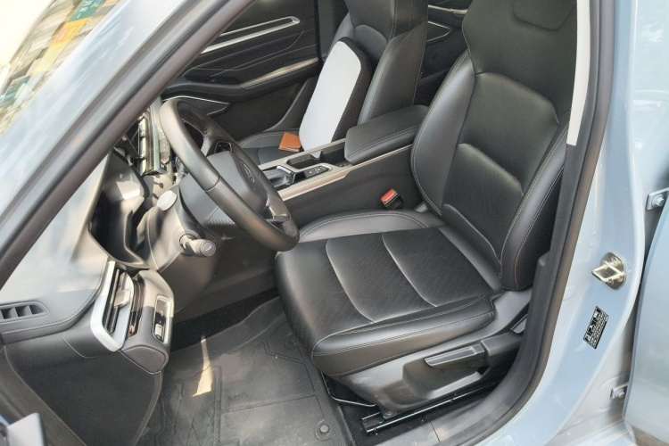 GEELY Emgrand 2023 car image #15