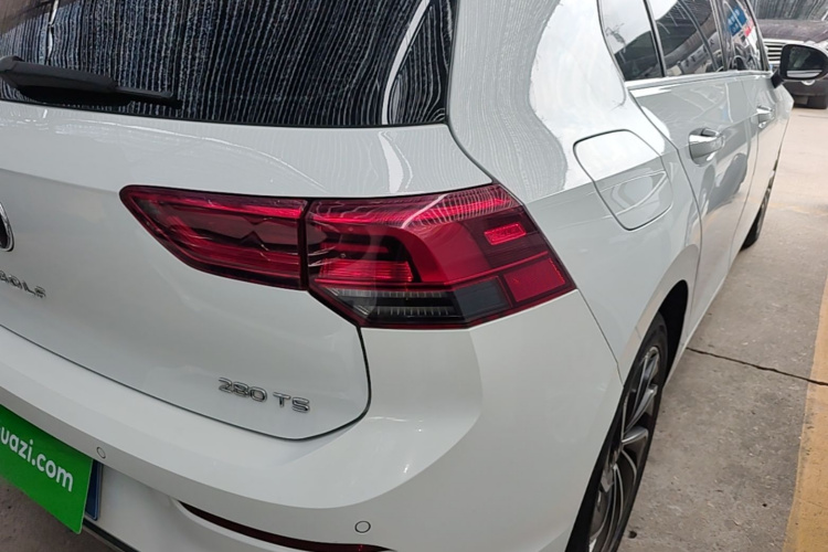 Volkswagen Golf 2021 car image #8