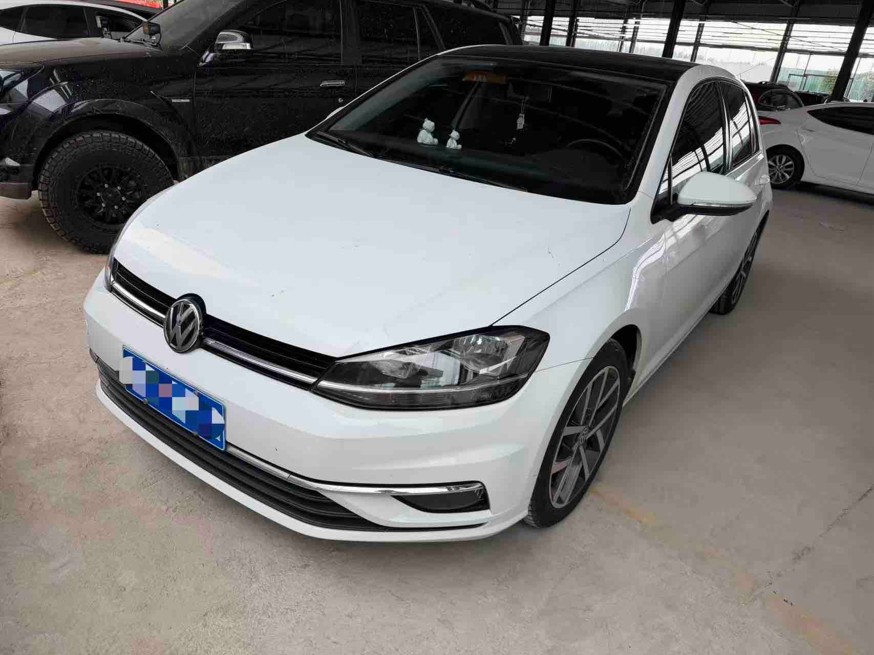Volkswagen Golf 2020 car image 