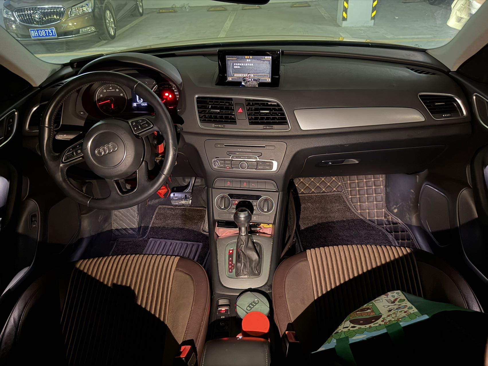Audi Q3 2016 car image #11