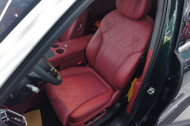2025 car image #15