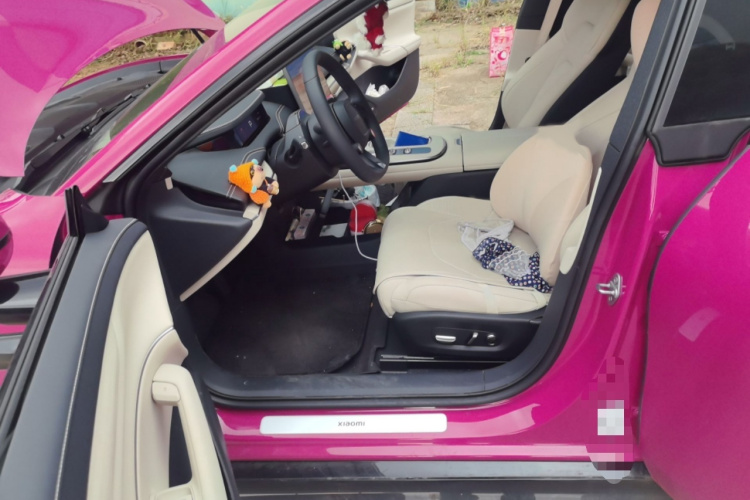 MI SU7 2025 immagine di auto #13