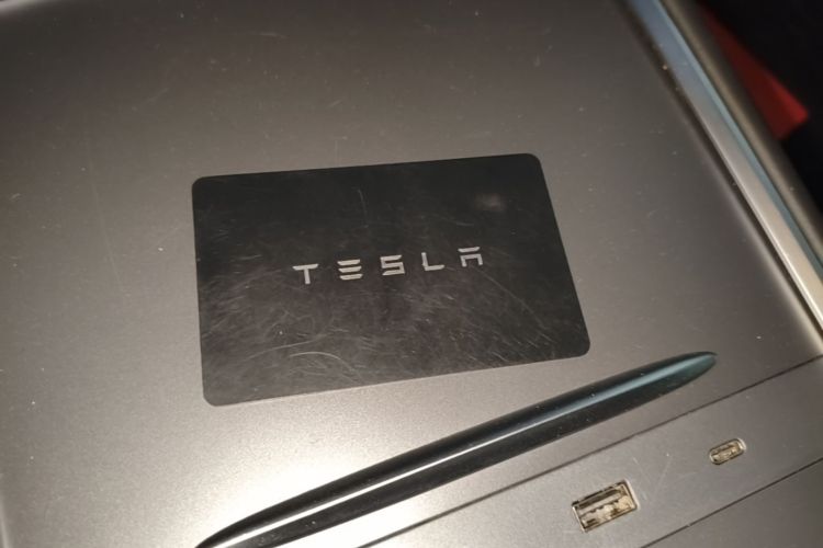 Tesla Model Y 2021 car image #14