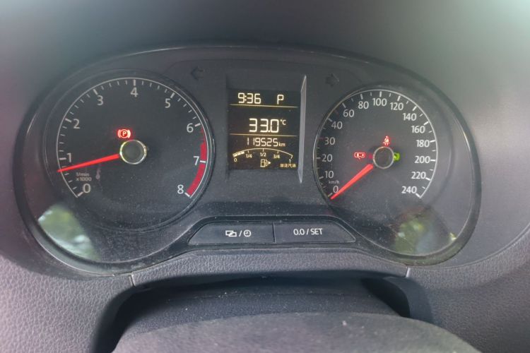 Volkswagen Polo 2016 car image #11