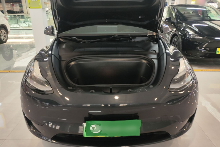 Tesla Model Y 2024 car image #20