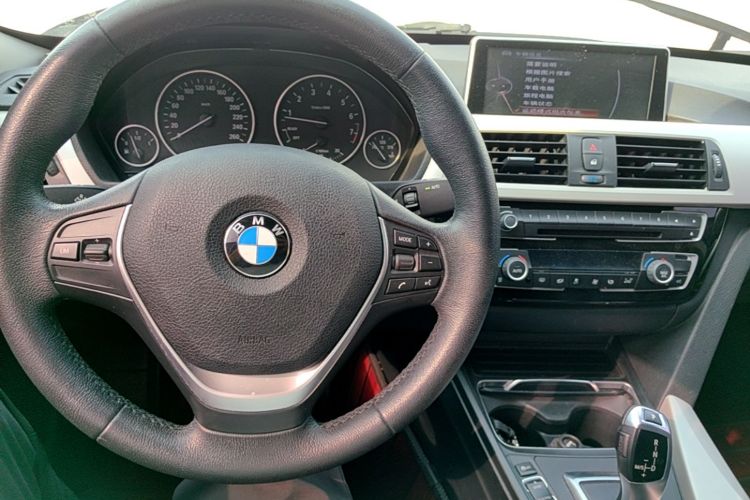 BMW 3 Series GT 2017 car image #10