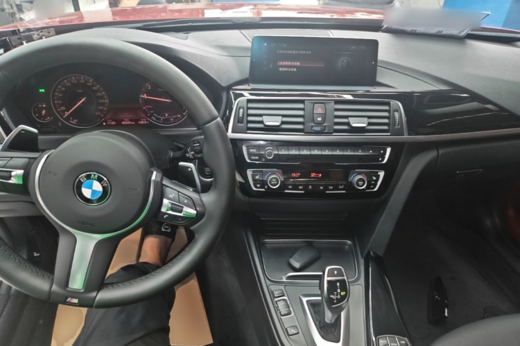 BMW 3 Series 2018 #11 BMW 3 Series 2018 car image #11