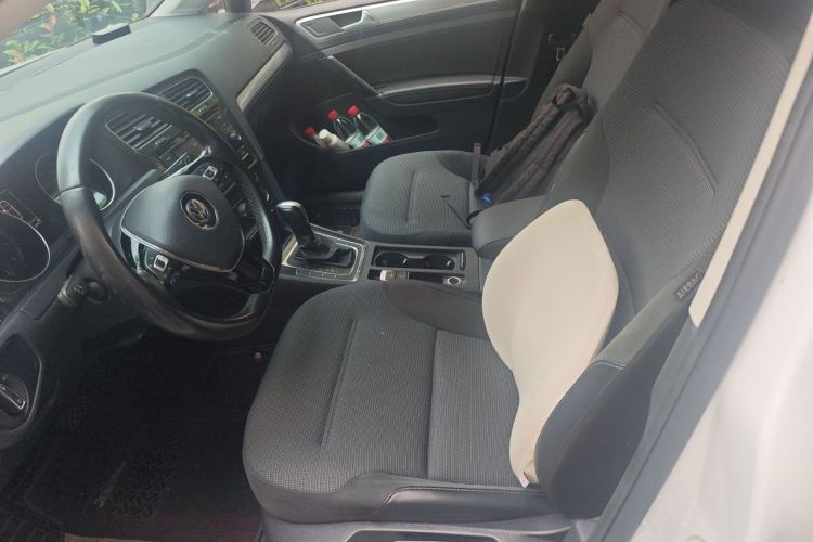 Volkswagen Golf 2018 car image #15