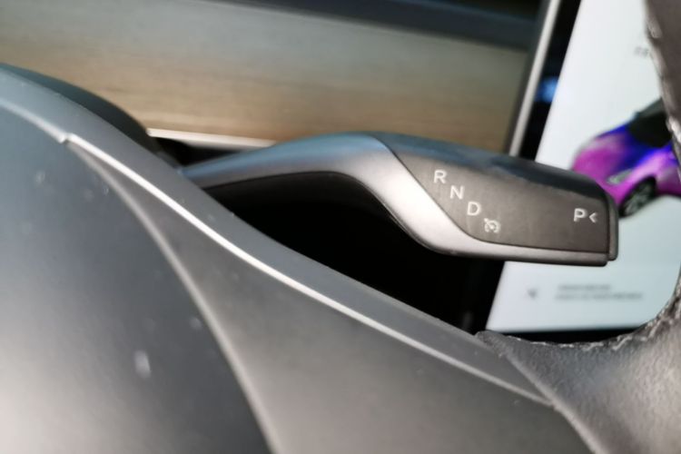 Tesla Model Y 2021 #14 Tesla Model Y 2021 car image #14