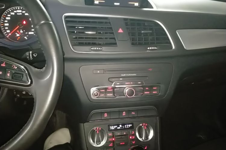 Audi Q3 2015 #17 Audi Q3 2015 car image #17