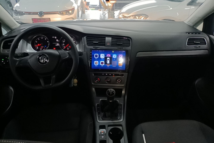 Volkswagen Golf 2015 car image #10