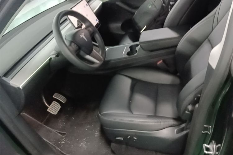 Tesla Model Y 2023 car image #15