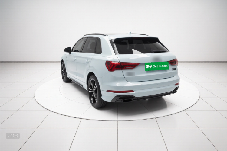 Audi Q3 2023 car image #5