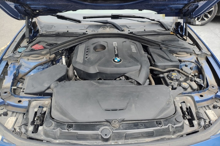BMW 3 Series 2018 car image #20