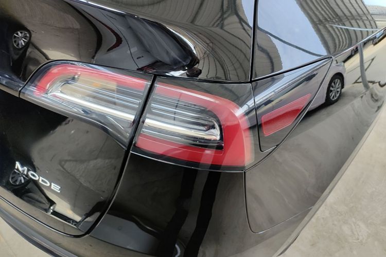 Tesla Model Y 2023 #8 Tesla Model Y 2023 car image #8